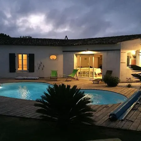 Tres Belle Villa, 4 Chambres, Piscine Et Jacuzzi Villa *