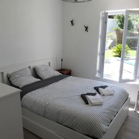 Tres Belle Villa, 4 Chambres, Piscine Et Jacuzzi